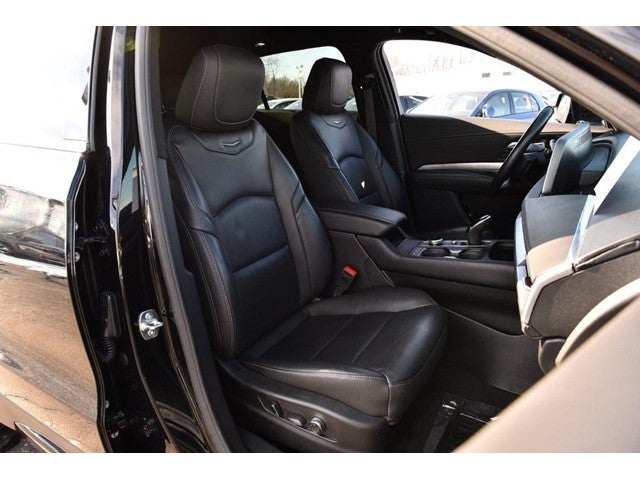 2025 Cadillac XT4 FWD Premium Luxury