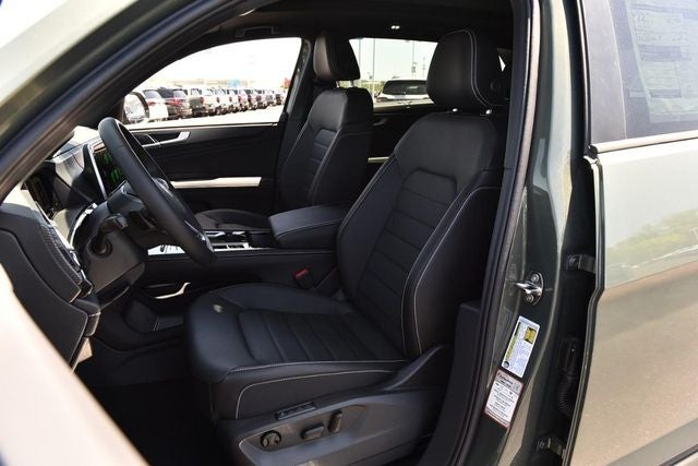 2026 Volkswagen Atlas Cross Sport 2.0T SEL R-Line Black