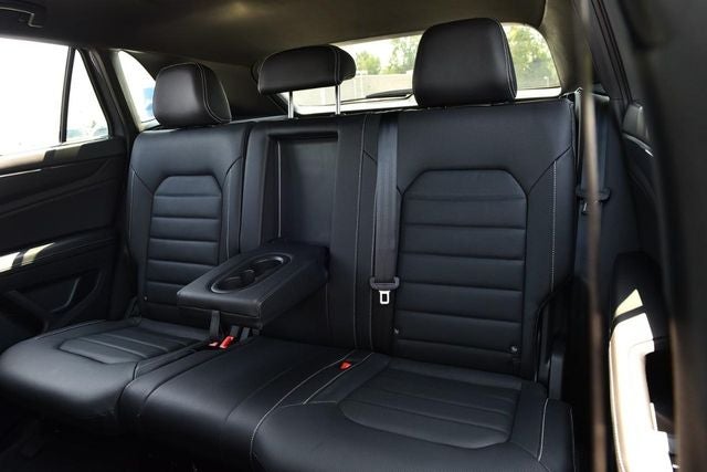 2026 Volkswagen Atlas Cross Sport 2.0T SEL R-Line Black