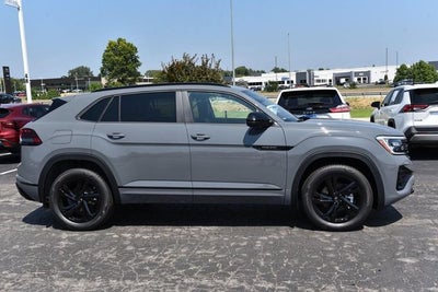 2026 Volkswagen Atlas Cross Sport 2.0T SEL R-Line Black