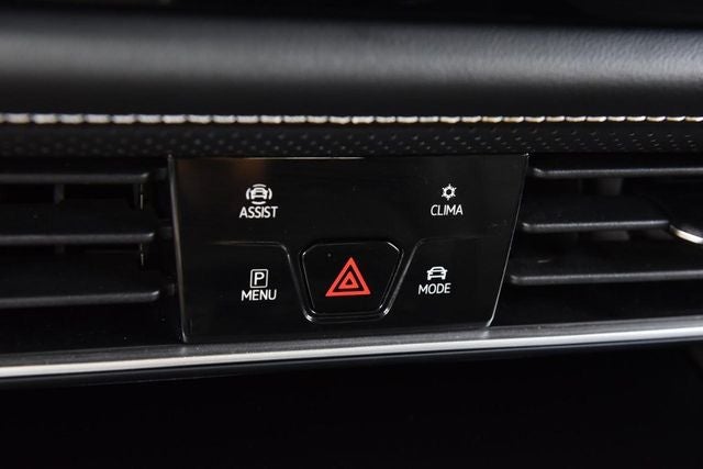 2024 Volkswagen Atlas Cross Sport 2.0T SEL R-Line