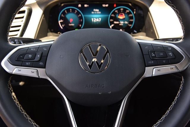 2025 Volkswagen Atlas Cross Sport 2.0T SE w/Technology