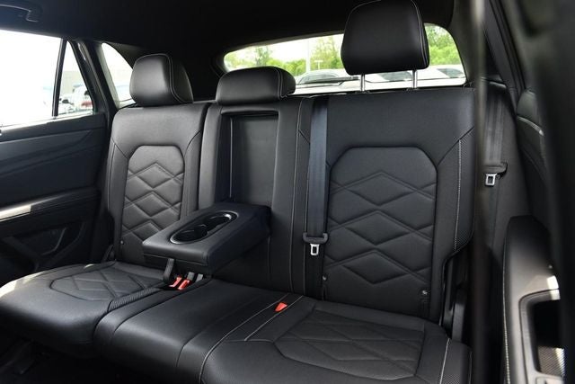 2025 Volkswagen Atlas Cross Sport 2.0T SE w/Technology 4MOTION