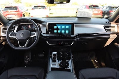 2024 Volkswagen Atlas Cross Sport 2.0T SE w/Technology