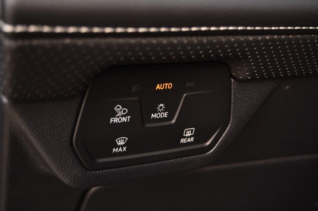 2026 Volkswagen Atlas Cross Sport 2.0T SE w/Technology 4MOTION