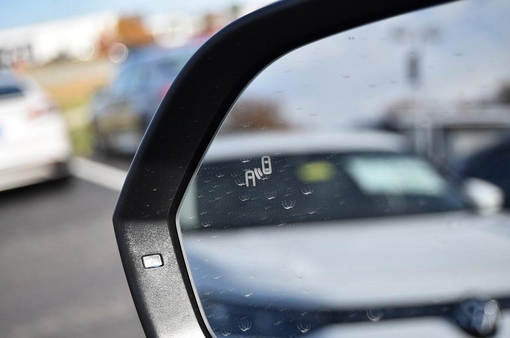 2026 Volkswagen Atlas Cross Sport 2.0T SE w/Technology 4MOTION