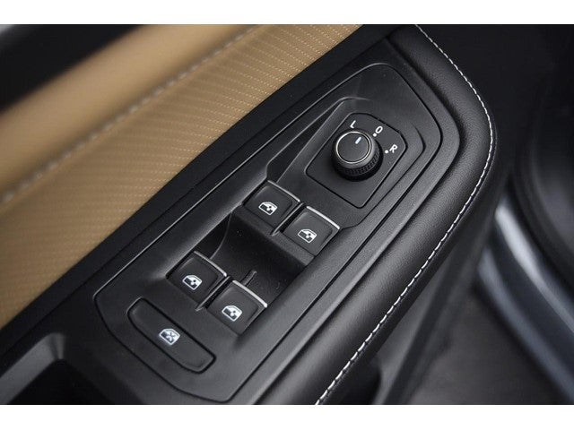 2026 Volkswagen Atlas Cross Sport 2.0T SE w/Technology 4MOTION