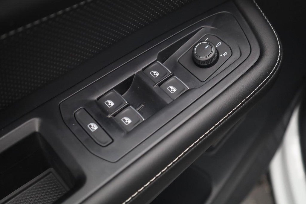 2026 Volkswagen Atlas Cross Sport 2.0T SE w/Technology 4MOTION