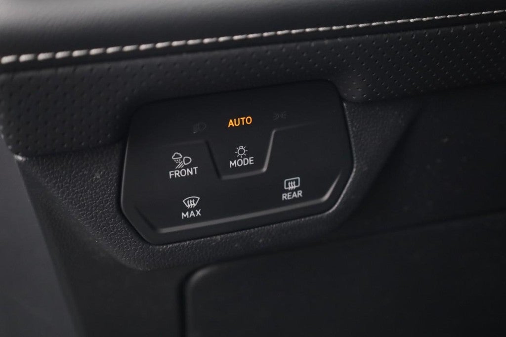 2026 Volkswagen Atlas Cross Sport 2.0T SE w/Technology 4MOTION