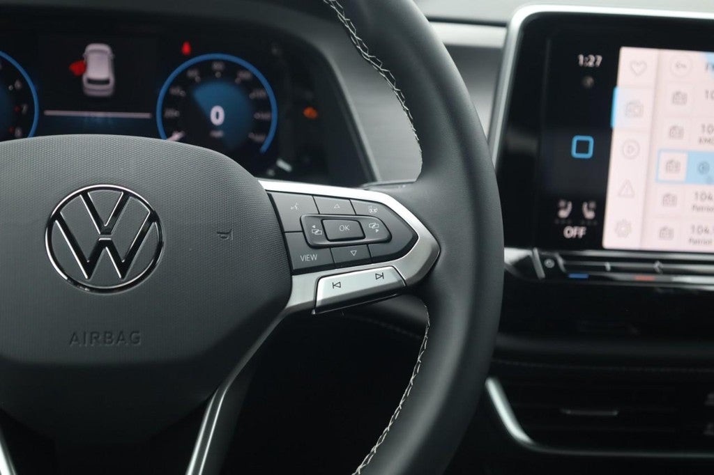 2026 Volkswagen Atlas Cross Sport 2.0T SE w/Technology 4MOTION