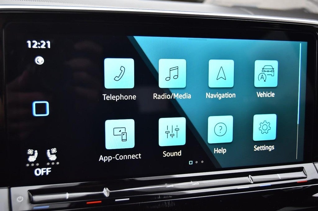 2026 Volkswagen Atlas Cross Sport 2.0T SE w/Technology 4MOTION