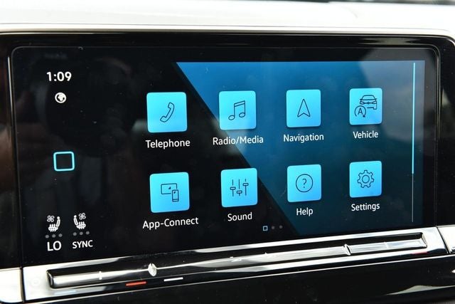 2025 Volkswagen Atlas Cross Sport 2.0T SE w/Technology