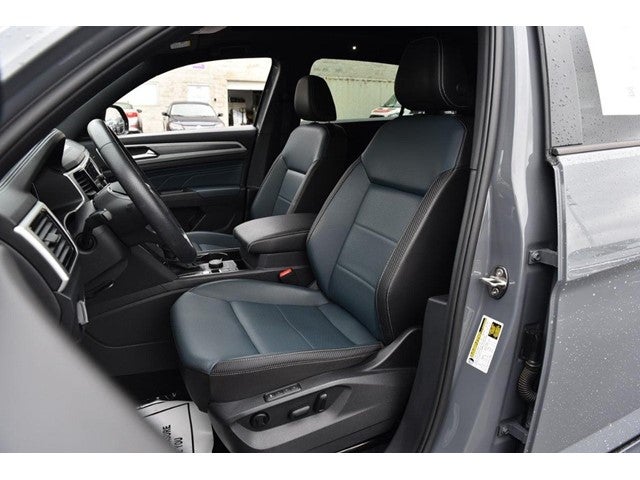 2023 Volkswagen Atlas Cross Sport 3.6L V6 SEL R-Line Black