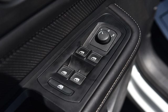 2025 Volkswagen Atlas Cross Sport 2.0T SE w/Technology FWD
