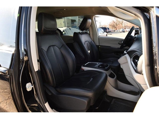 2024 Chrysler Pacifica Hybrid Select