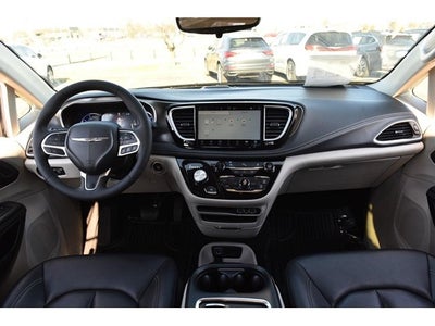 2024 Chrysler Pacifica Hybrid Select