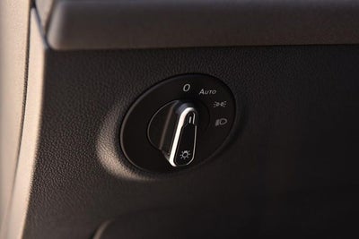 2026 Volkswagen Taos 1.5T SE Black