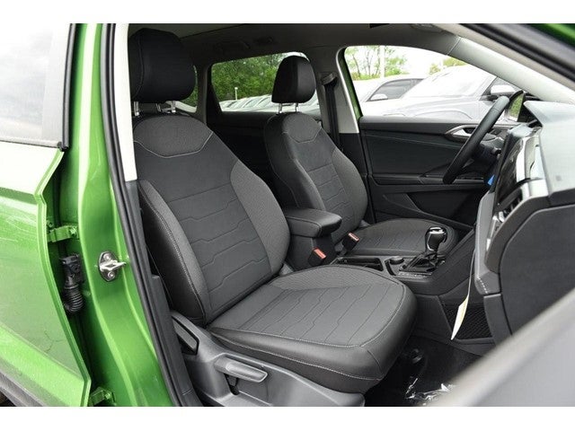 2026 Volkswagen Taos 1.5T SE Black