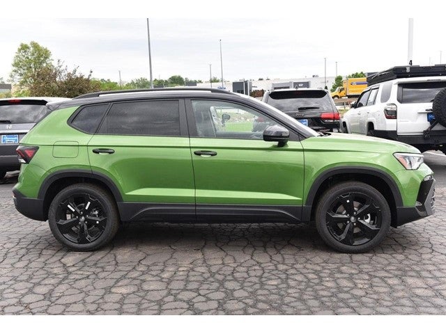 2026 Volkswagen Taos 1.5T SE Black