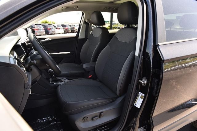 2026 Volkswagen Taos 1.5T SE Black