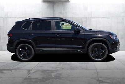 2026 Volkswagen Taos 1.5T SE Black