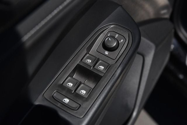 2026 Volkswagen Taos 1.5T SE Black