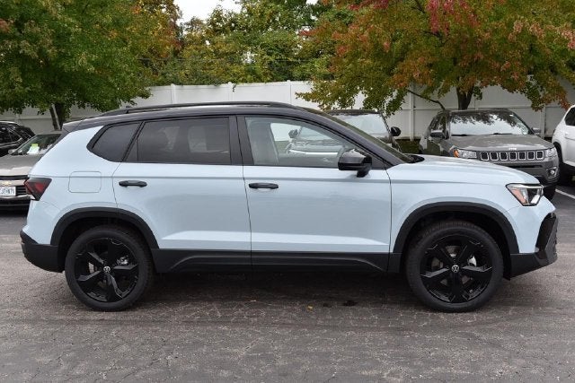 2027 Volkswagen Taos 1.5T SE