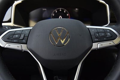 2026 Volkswagen Taos 1.5T SE Black