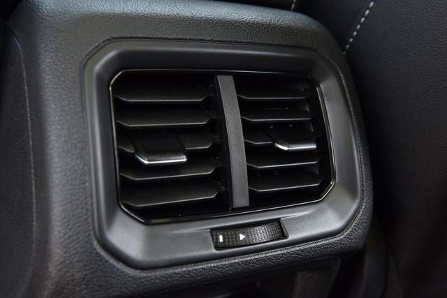 2026 Volkswagen Taos 1.5T SE Black