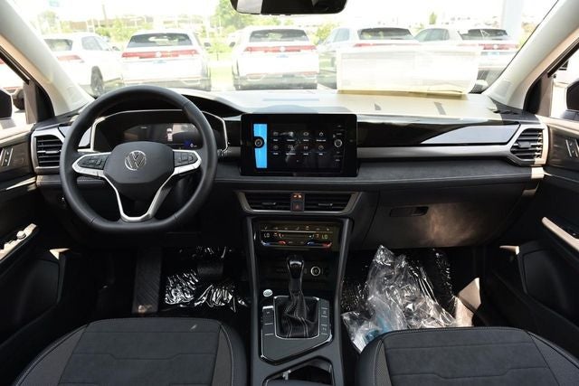 2026 Volkswagen Taos 1.5T SE Black