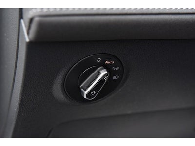 2025 Volkswagen Taos SE Black