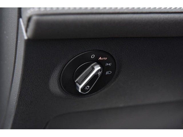 2025 Volkswagen Taos SE Black