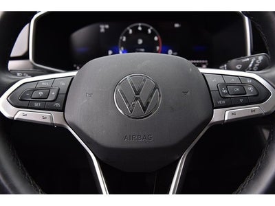 2025 Volkswagen Taos SE Black