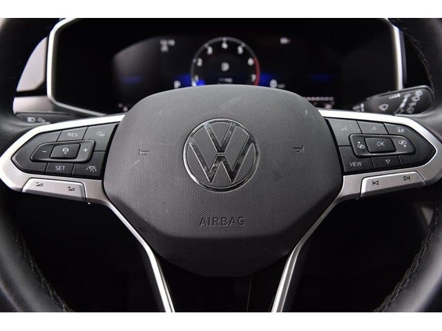 2025 Volkswagen Taos SE Black