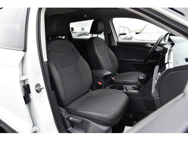 2025 Volkswagen Taos SE Black