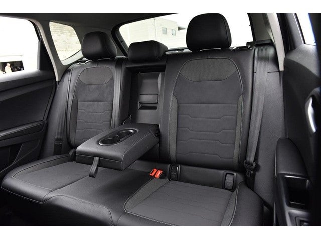 2025 Volkswagen Taos SE Black