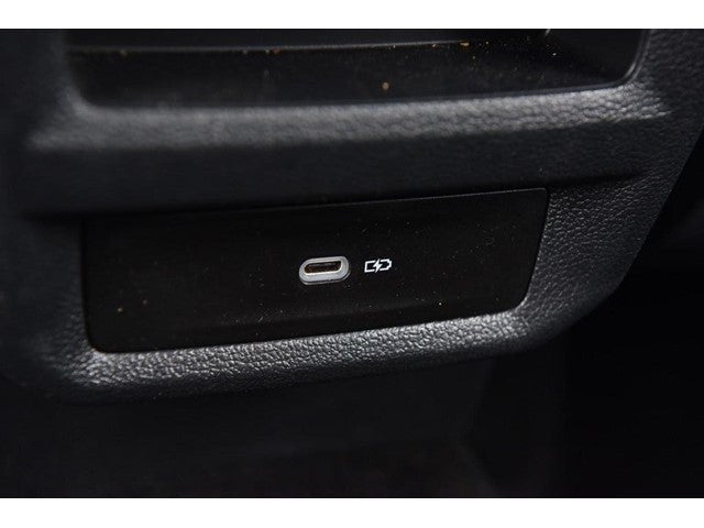 2025 Volkswagen Taos SE Black