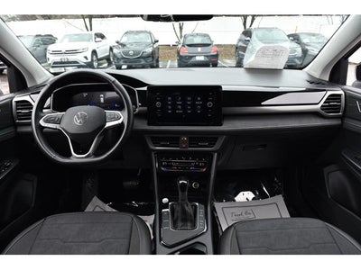 2025 Volkswagen Taos SE Black