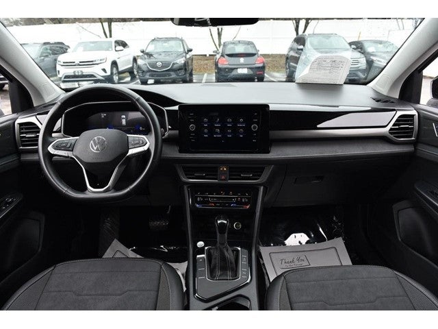 2025 Volkswagen Taos SE Black