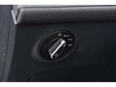 2026 Volkswagen Taos SE Black FWD