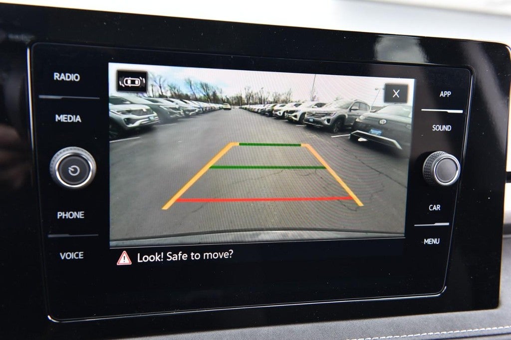 2026 Volkswagen Taos SE Black FWD