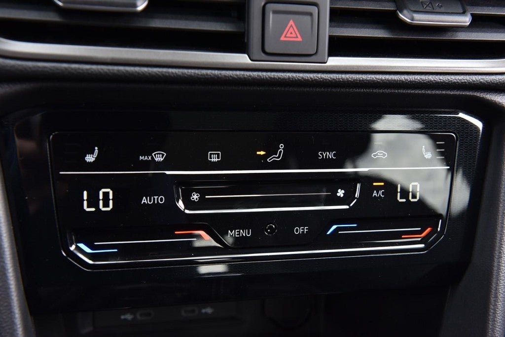 2026 Volkswagen Taos SE Black FWD