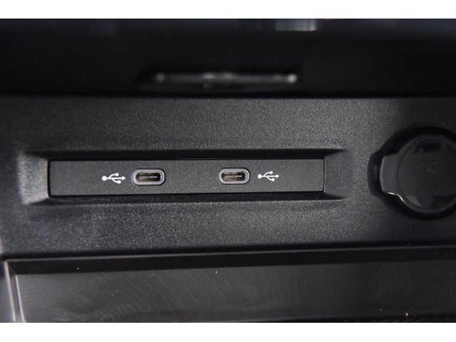 2026 Volkswagen Taos SE Black FWD