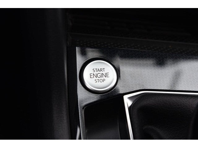 2026 Volkswagen Taos SE Black FWD