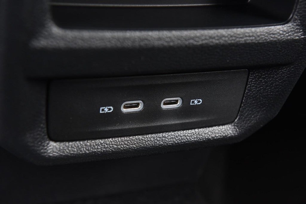 2026 Volkswagen Taos SE Black FWD