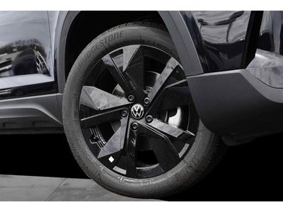 2026 Volkswagen Taos SE Black FWD