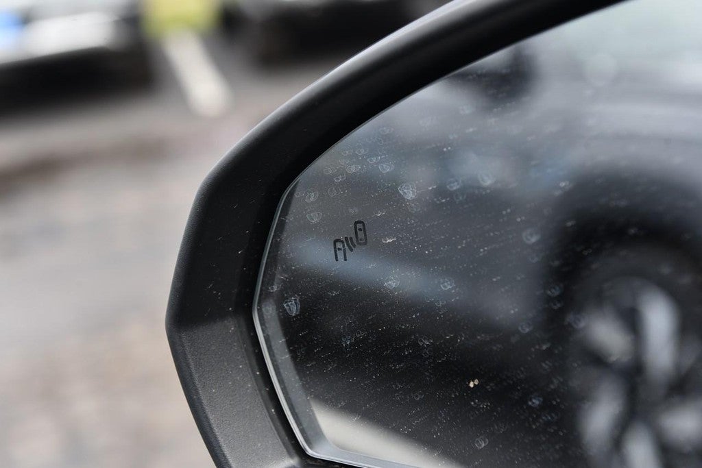 2026 Volkswagen Taos SE Black FWD