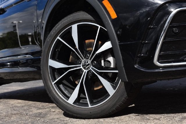 2024 Volkswagen Tiguan 2.0T SEL R-Line