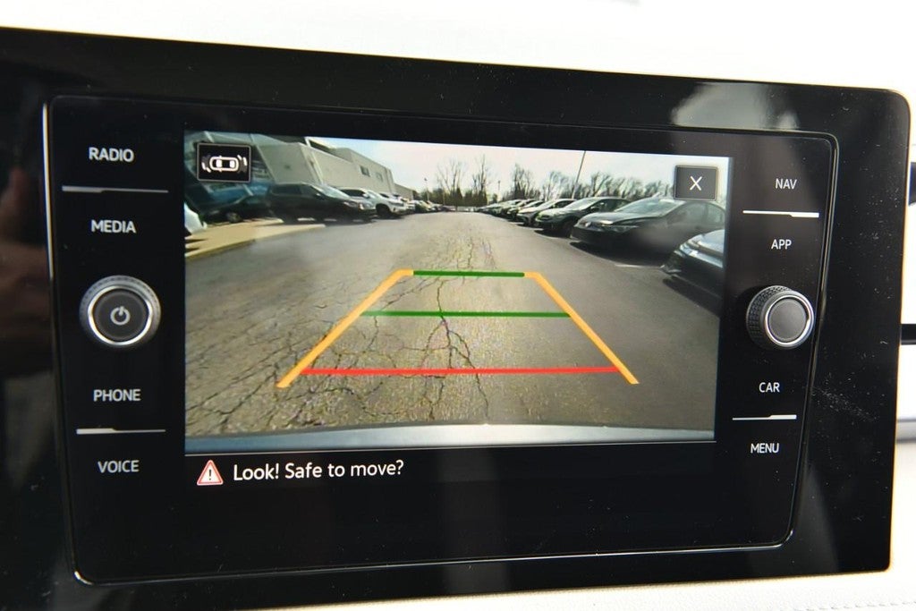 2025 Volkswagen Taos SEL 4MOTION