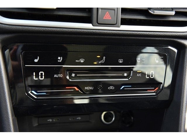 2025 Volkswagen Taos SEL 4MOTION